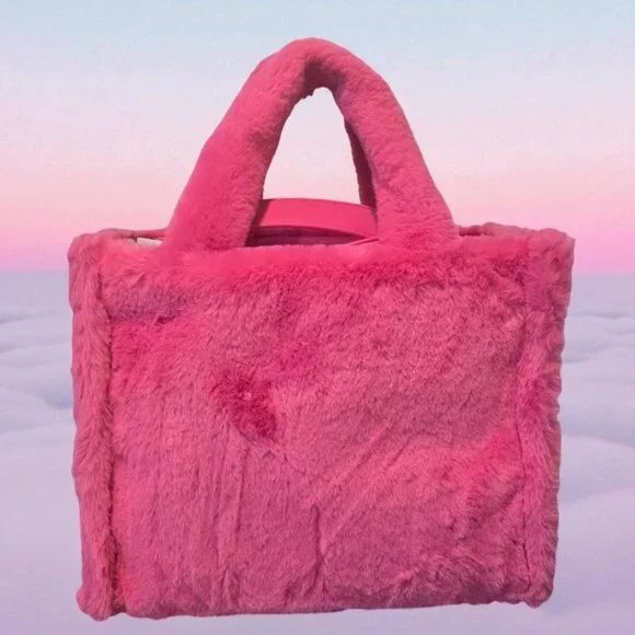 Juicy Couture Let's Get Cozy Pink Faux Fur Quilted Tote Bag Heart Charm & Strap - Picture 4 of 7